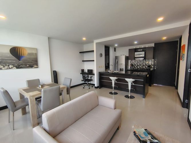 Apartamento de 1 alcoba en arriendo en El Poblado, Medellín, 53 m² · foto 3 de 14