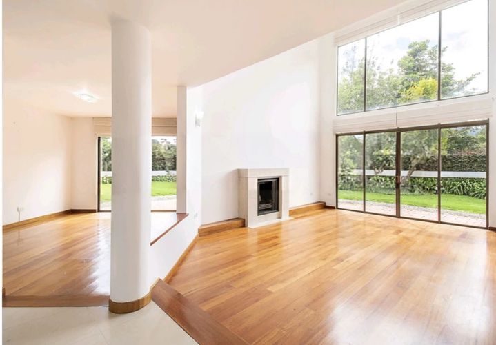 Casa en venta en Guaymaral, Bogotá · foto 3 de 17