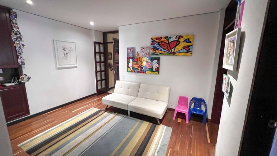 Apartamento de 3 alcobas en venta en El Nogal, Bogotá, 227 m² · foto 4 de 13