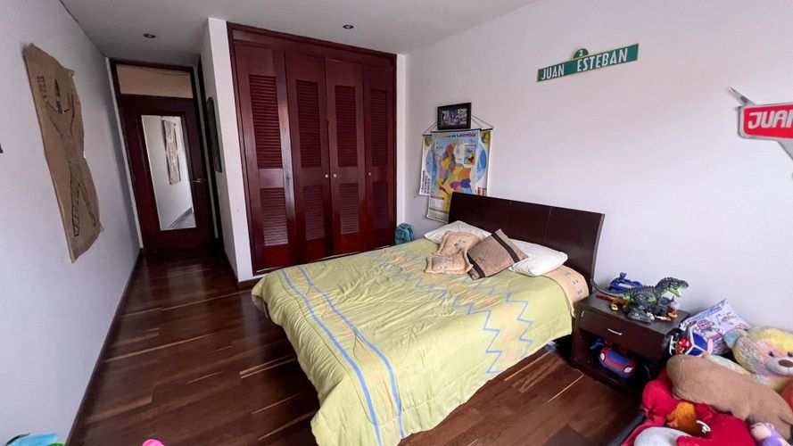 Apartamento de 3 alcobas en venta en El Nogal, Bogotá, 227 m² · foto 10 de 13