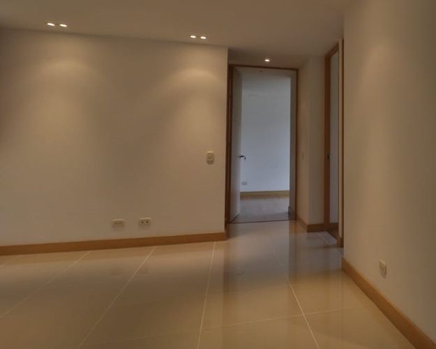 Apartamento de 3 alcobas en arriendo en Camino Verde, Envigado, 85 m² · foto 9 de 12