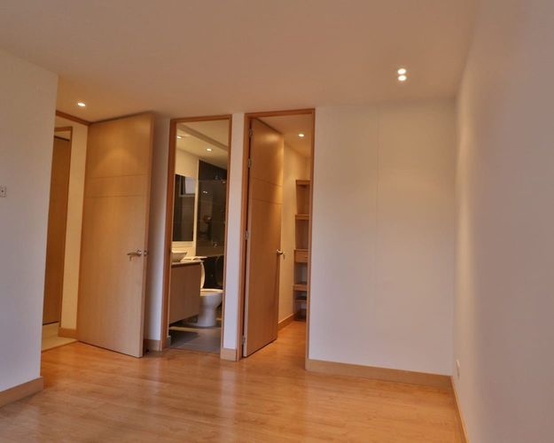 Apartamento de 3 alcobas en arriendo en Camino Verde, Envigado, 85 m² · foto 8 de 12
