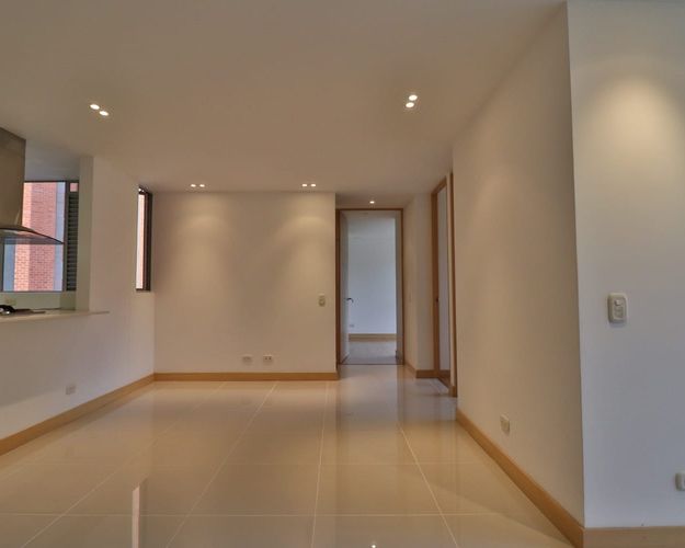 Apartamento de 3 alcobas en arriendo en Camino Verde, Envigado, 85 m² · foto 10 de 12