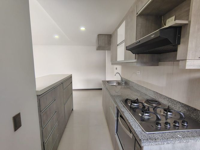 Apartamento de 3 alcobas en arriendo en Vegas De La Doctora, Sabaneta, 78 m² · foto 2 de 14