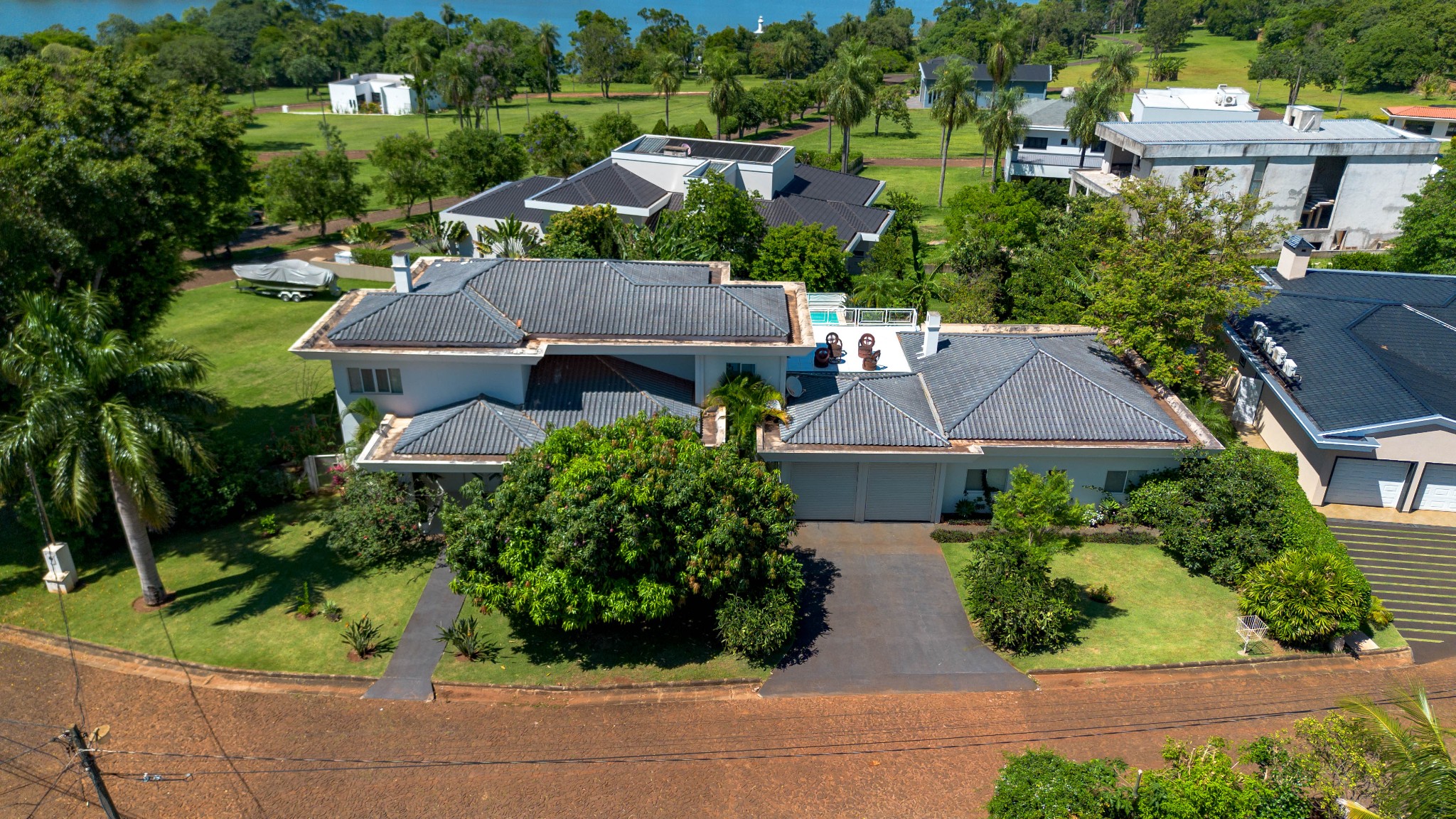 Exclusiva Residencia de Lujo en Venta – Puerto Marco, Hernandarias: Un Estilo de Vida Sofisticado. — foto 3