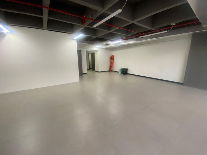 Oficina en arriendo en El Poblado, Medellín, 110 m² · foto 5 de 13