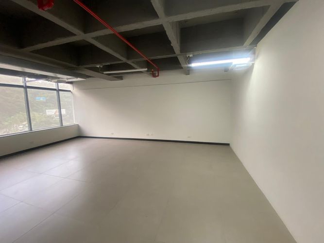 Oficina en arriendo en El Poblado, Medellín, 110 m² · foto 12 de 13
