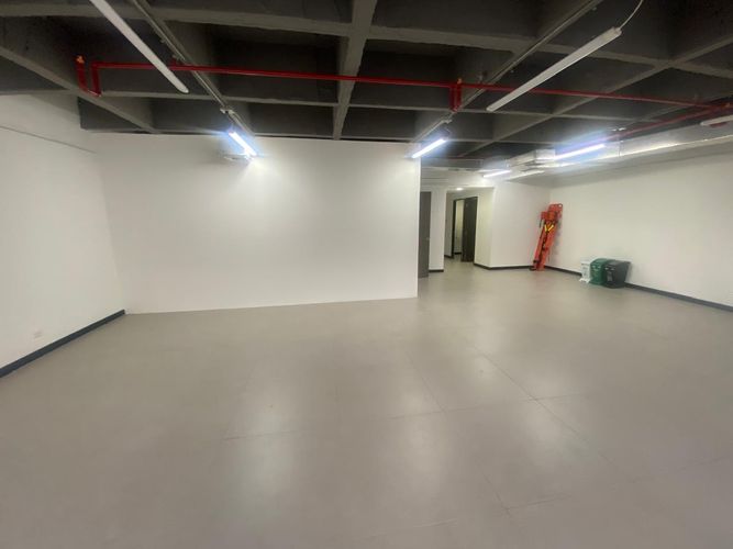 Oficina en arriendo en El Poblado, Medellín, 110 m² · foto 6 de 13