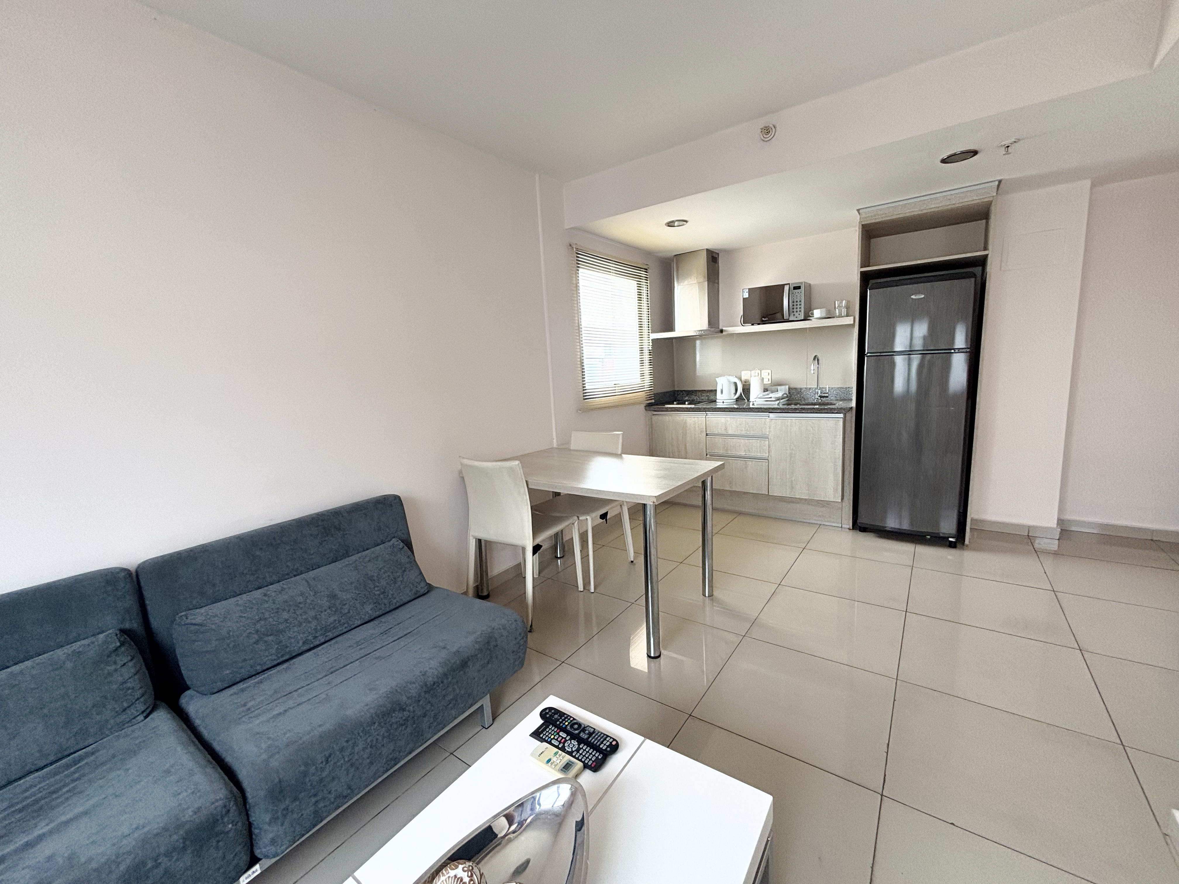 ideal Apartamento de 1 dormitorio con muebles en Tres Cruces · Foto 2