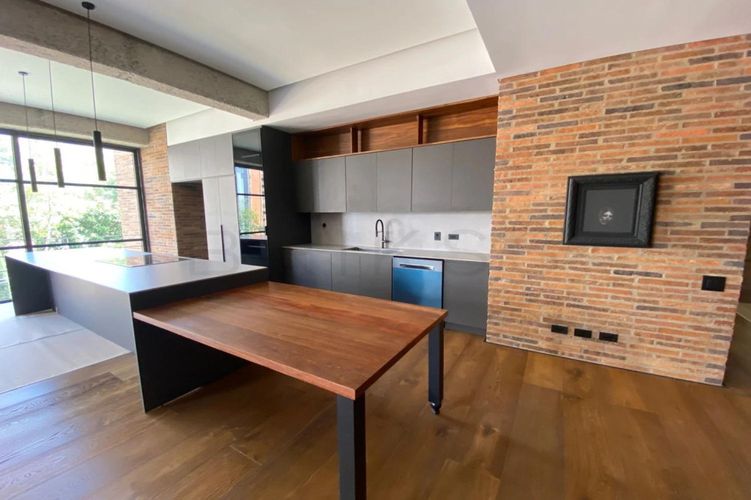 Apartamento de 3 alcobas en venta en Las Lomas, Medellín, 306 m² · foto 3 de 17