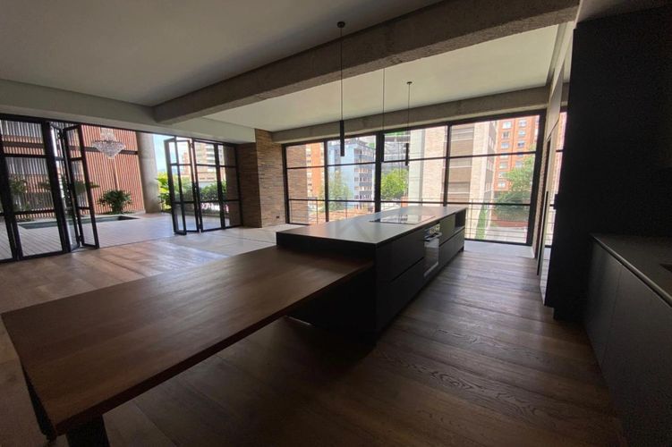 Apartamento de 3 alcobas en venta en Las Lomas, Medellín, 306 m² · foto 4 de 17