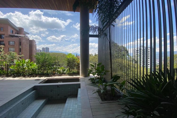 Apartamento de 3 alcobas en venta en Las Lomas, Medellín, 306 m² · foto 11 de 17