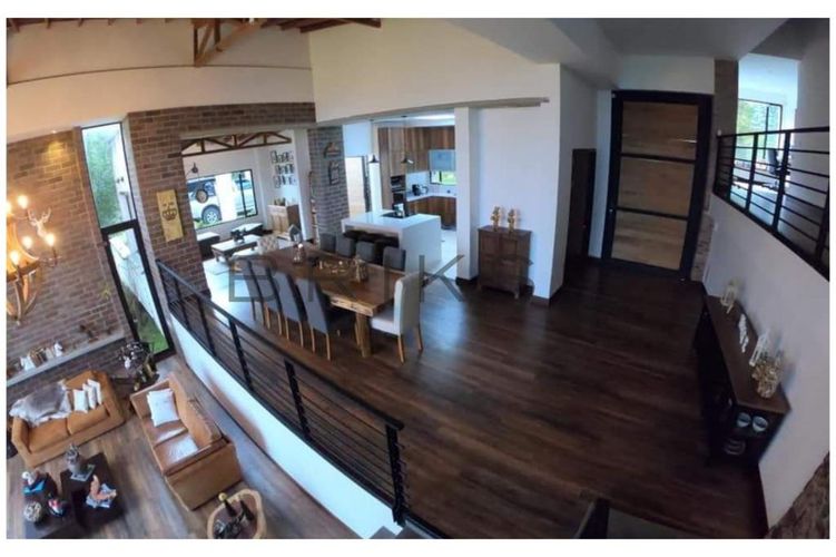 Casa de 3 alcobas en venta en Vía Las Palmas, Envigado, 400 m² · foto 7 de 21