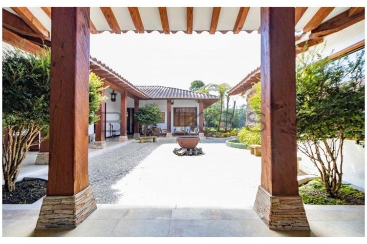 Finca en venta en Vilachuaga, Rionegro, 627 m² · foto 2 de 21