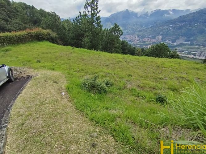 Lote en venta en Niquia, Bello, 3392 m² · foto 2 de 21