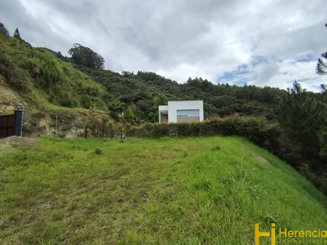 Lote en venta en Niquia, Bello, 3392 m² · foto 9 de 21