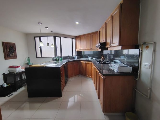 Apartamento de 3 alcobas en arriendo en El Poblado, Medellín, 189 m² · foto 8 de 16