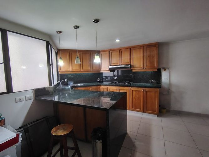 Apartamento de 3 alcobas en arriendo en El Poblado, Medellín, 189 m² · foto 7 de 16