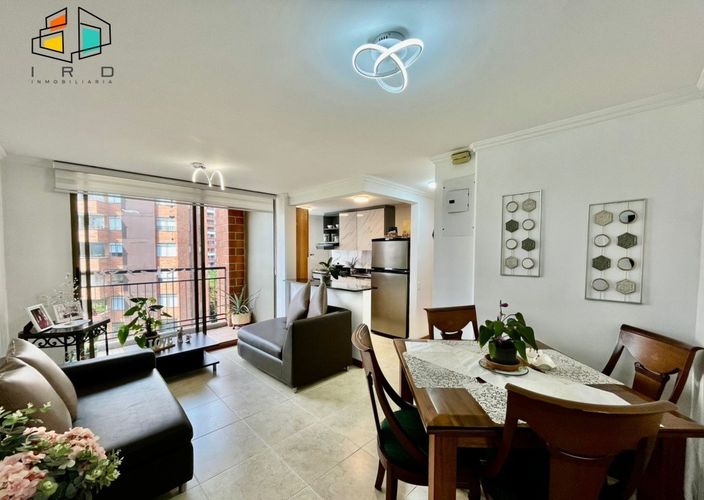Apartamento de 2 alcobas en venta en Villa Carlota, Medellín, 79 m² · foto 2 de 24