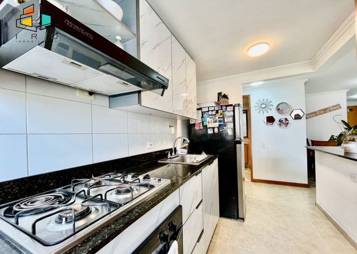 Apartamento de 2 alcobas en venta en Villa Carlota, Medellín, 79 m² · foto 11 de 24