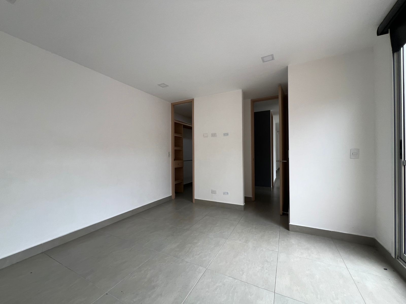 Apartamento en venta en Loma Del Chocho, Envigado · foto 8 de 18