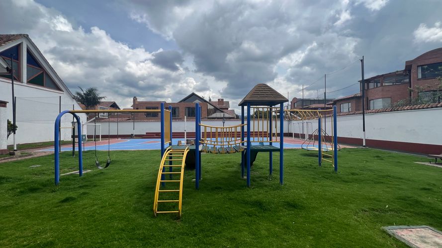 Casa de 4 alcobas en venta en San Jose De Bavaria, Bogotá, 373 m² · foto 12 de 24
