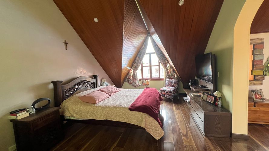 Casa de 4 alcobas en venta en San Jose De Bavaria, Bogotá, 373 m² · foto 22 de 24