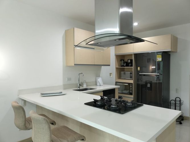 Apartamento de 2 alcobas en arriendo en El Poblado, Medellín, 79 m² · foto 7 de 17