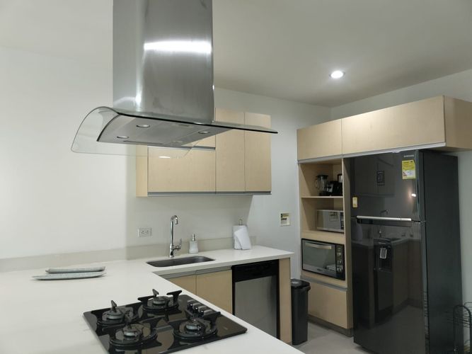Apartamento de 2 alcobas en arriendo en El Poblado, Medellín, 79 m² · foto 8 de 17