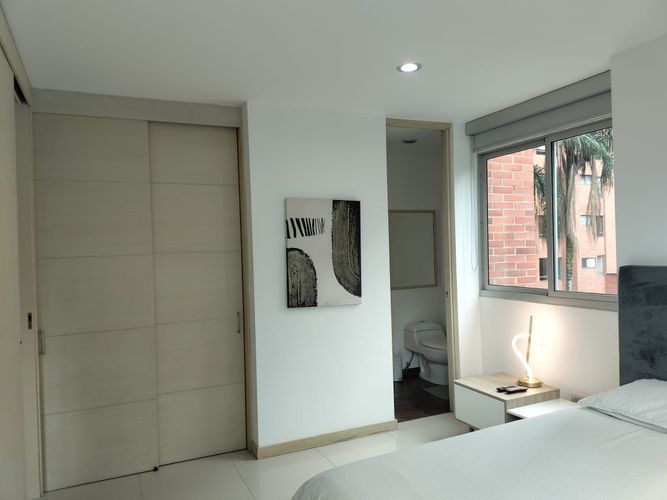 Apartamento de 2 alcobas en arriendo en El Poblado, Medellín, 79 m² · foto 11 de 17