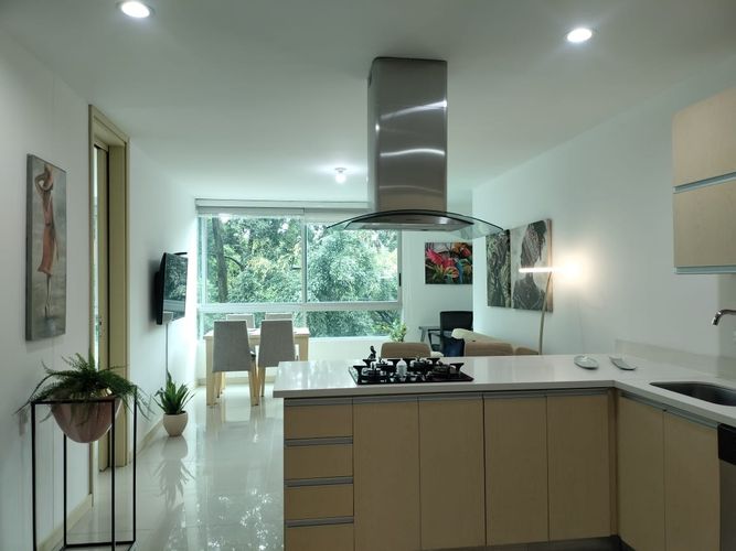 Apartamento de 2 alcobas en arriendo en El Poblado, Medellín, 79 m² · foto 3 de 17