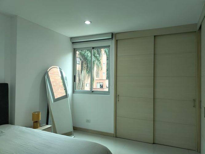 Apartamento de 2 alcobas en arriendo en El Poblado, Medellín, 79 m² · foto 13 de 17