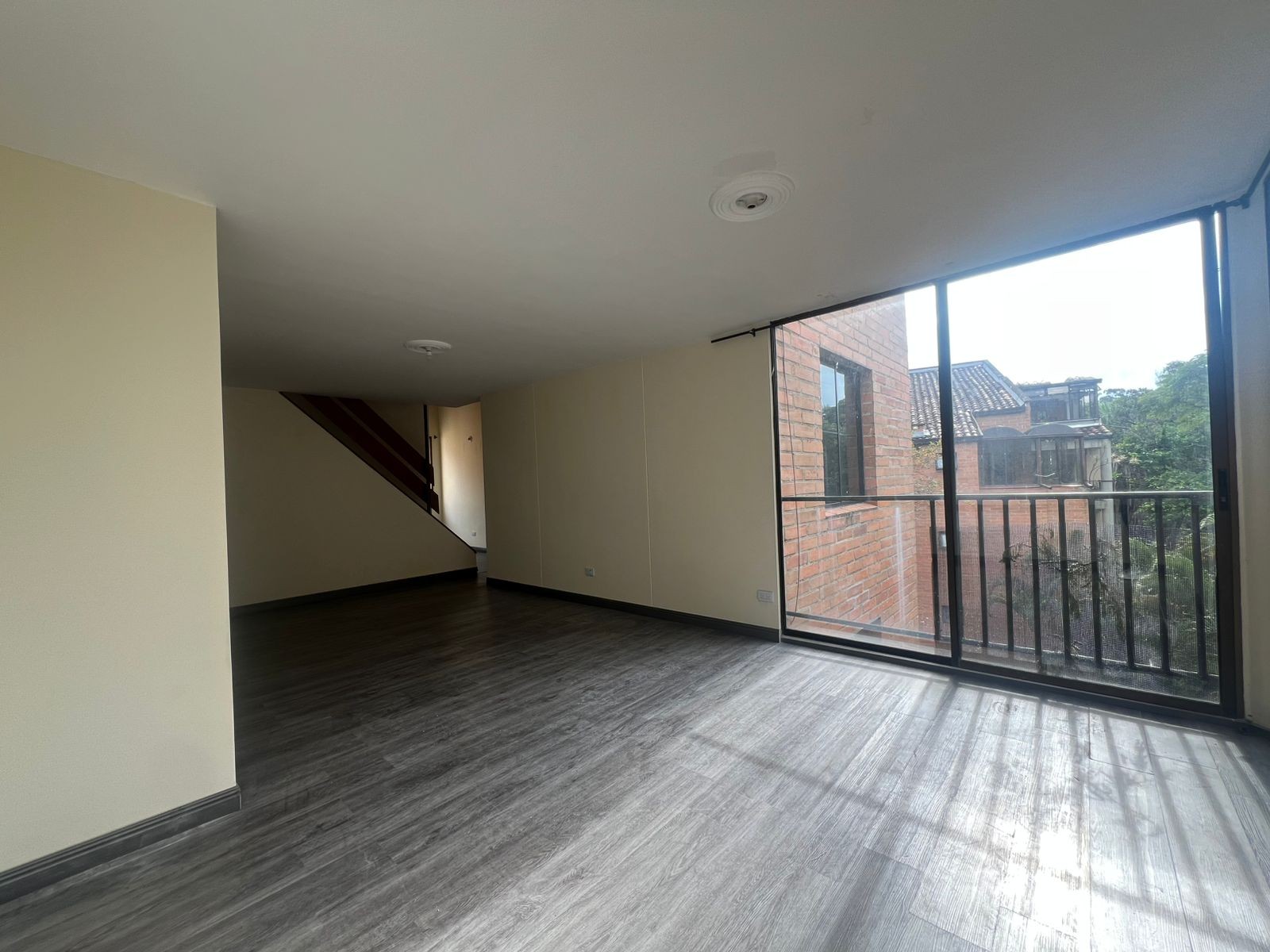 Apartamento en venta en Loma Del Escobero, Envigado · foto 2 de 17