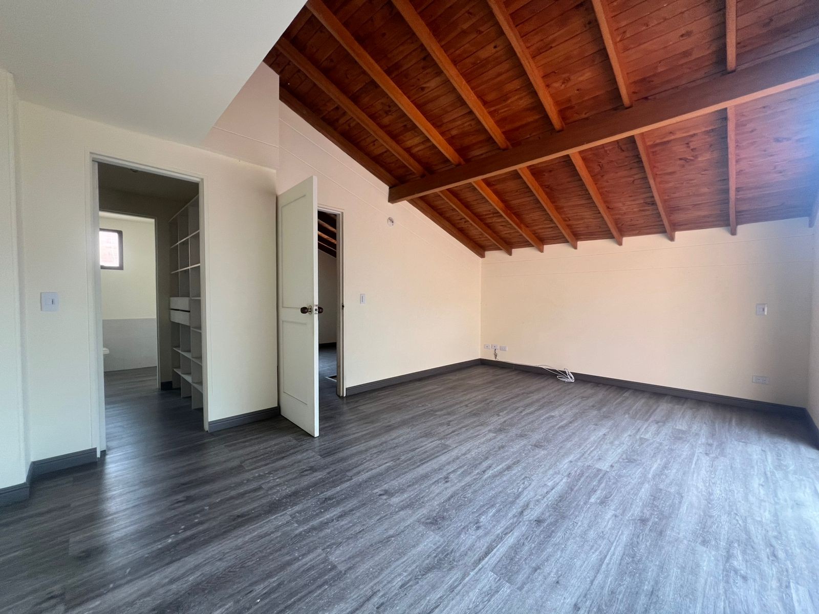 Apartamento en venta en Loma Del Escobero, Envigado · foto 12 de 17