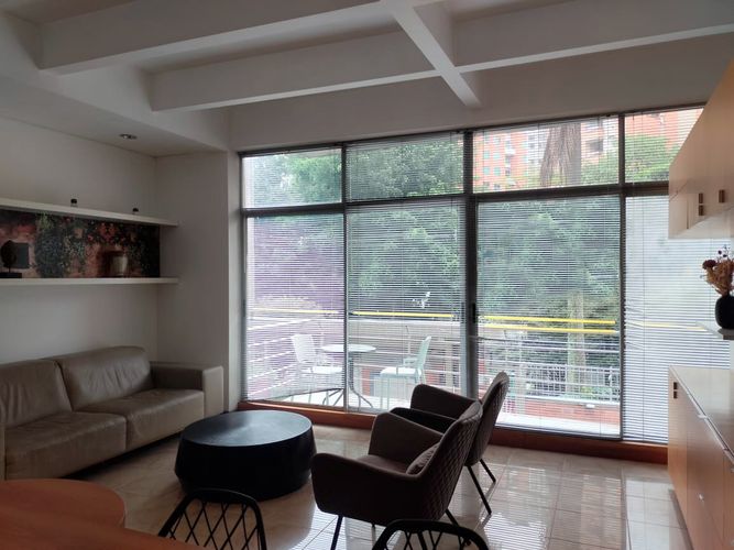 Apartamento en venta en El Poblado, Medellín · foto 2 de 12