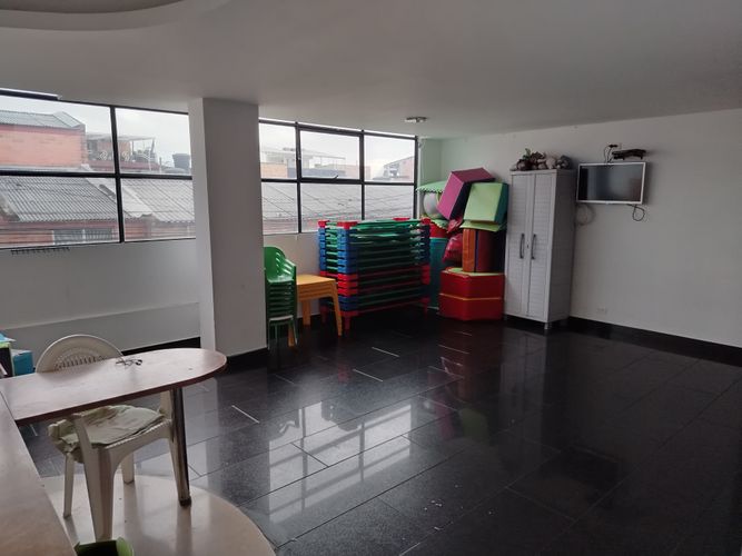 Casa de 4 alcobas en venta en Centro, Funza, 390 m² · foto 4 de 7
