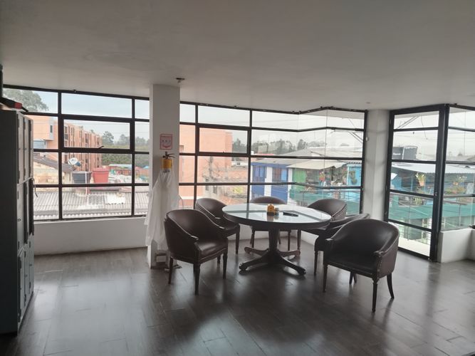 Casa de 4 alcobas en arriendo en Centro, Funza, 300 m² · foto 3 de 4