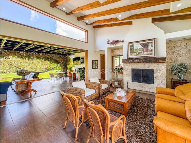 Casa de 4 alcobas en venta en Lomitas, La Ceja, 375 m² · foto 4 de 24
