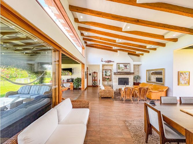 Casa de 4 alcobas en venta en Lomitas, La Ceja, 375 m² · foto 5 de 24