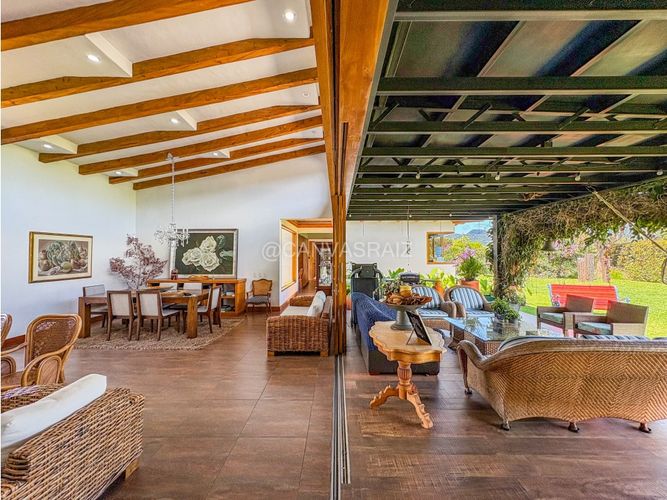 Casa de 4 alcobas en venta en Lomitas, La Ceja, 375 m² · foto 6 de 24