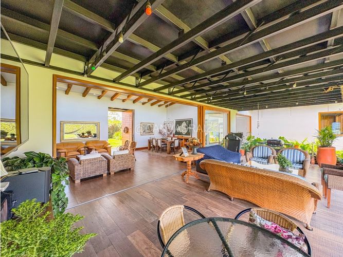 Casa de 4 alcobas en venta en Lomitas, La Ceja, 375 m² · foto 7 de 24