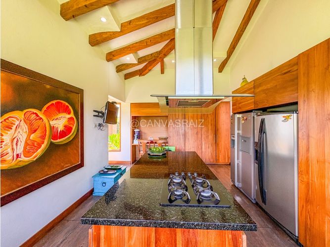 Casa de 4 alcobas en venta en Lomitas, La Ceja, 375 m² · foto 10 de 24