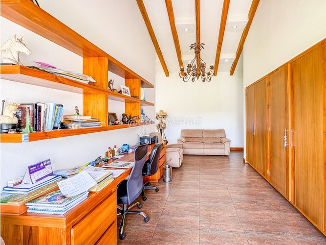 Casa de 4 alcobas en venta en Lomitas, La Ceja, 375 m² · foto 12 de 24