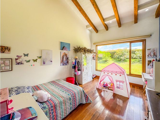 Casa de 4 alcobas en venta en Lomitas, La Ceja, 375 m² · foto 16 de 24