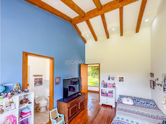 Casa de 4 alcobas en venta en Lomitas, La Ceja, 375 m² · foto 17 de 24