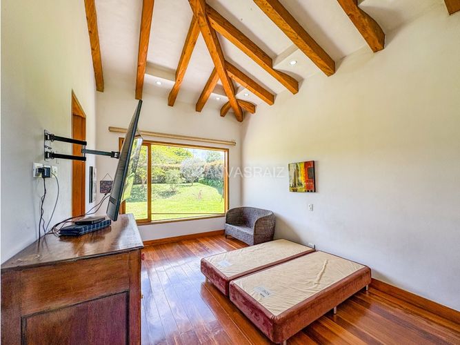 Casa de 4 alcobas en venta en Lomitas, La Ceja, 375 m² · foto 20 de 24