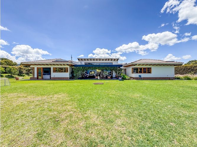Casa de 4 alcobas en venta en Lomitas, La Ceja, 375 m² · foto 22 de 24