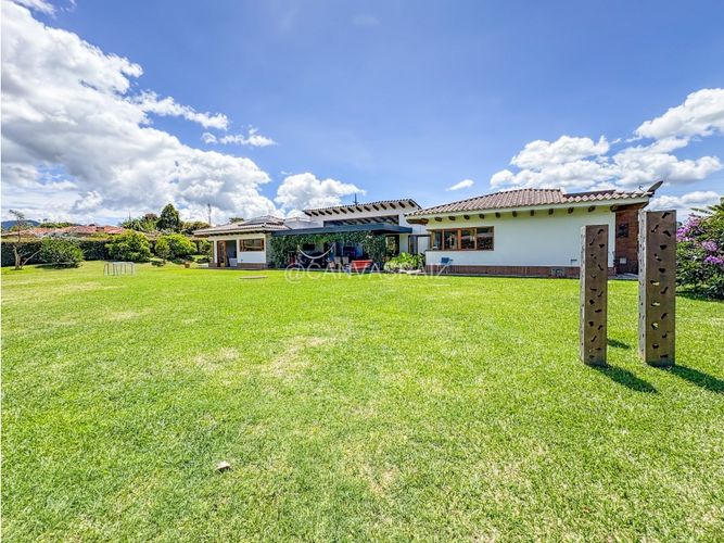 Casa de 4 alcobas en venta en Lomitas, La Ceja, 375 m² · foto 23 de 24