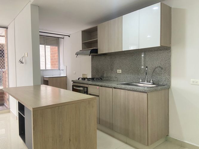 Apartamento de 3 alcobas en venta en Aldea Verde, Sabaneta, 72 m² · foto 2 de 17