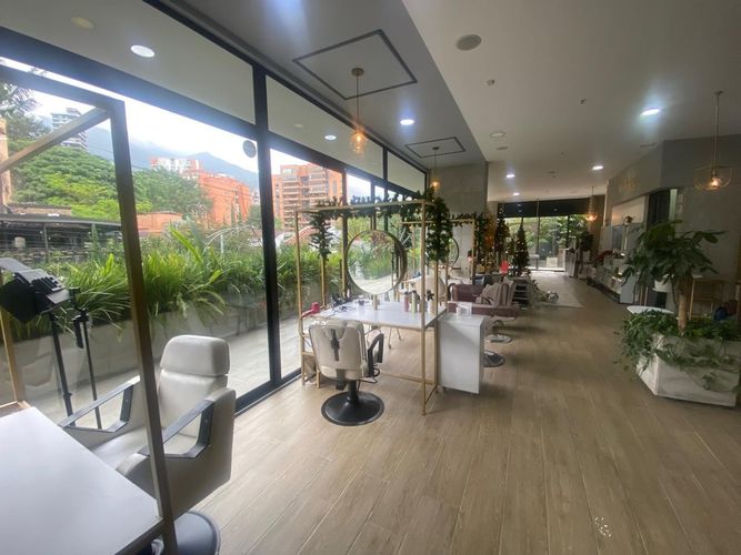 Local en venta en El Poblado, Medellín, 200 m² · foto 10 de 12